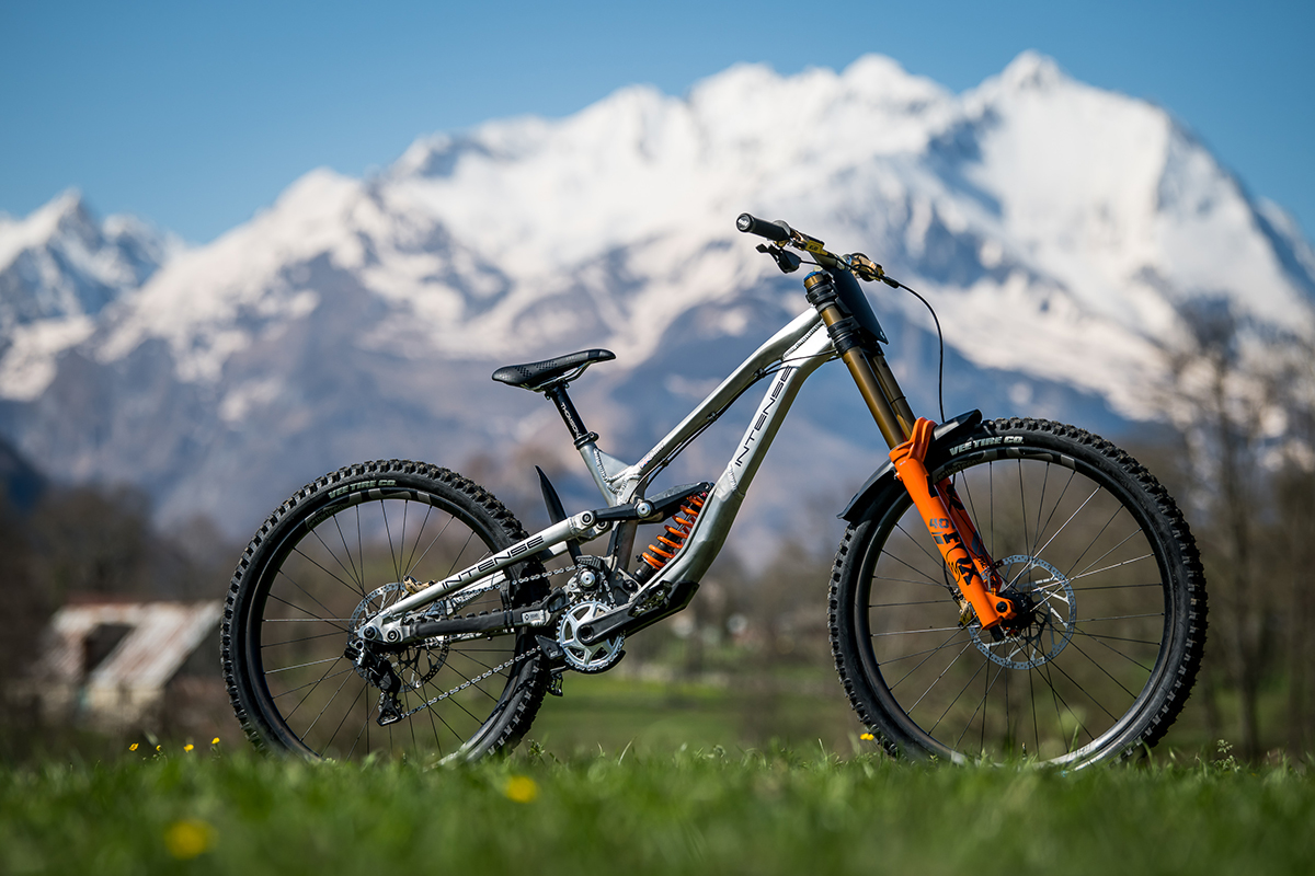 INTENSE M279 HP1 DH Prototype – Intense M279 HP1 Prototype Photos and Info – Mountain Biking Pictures