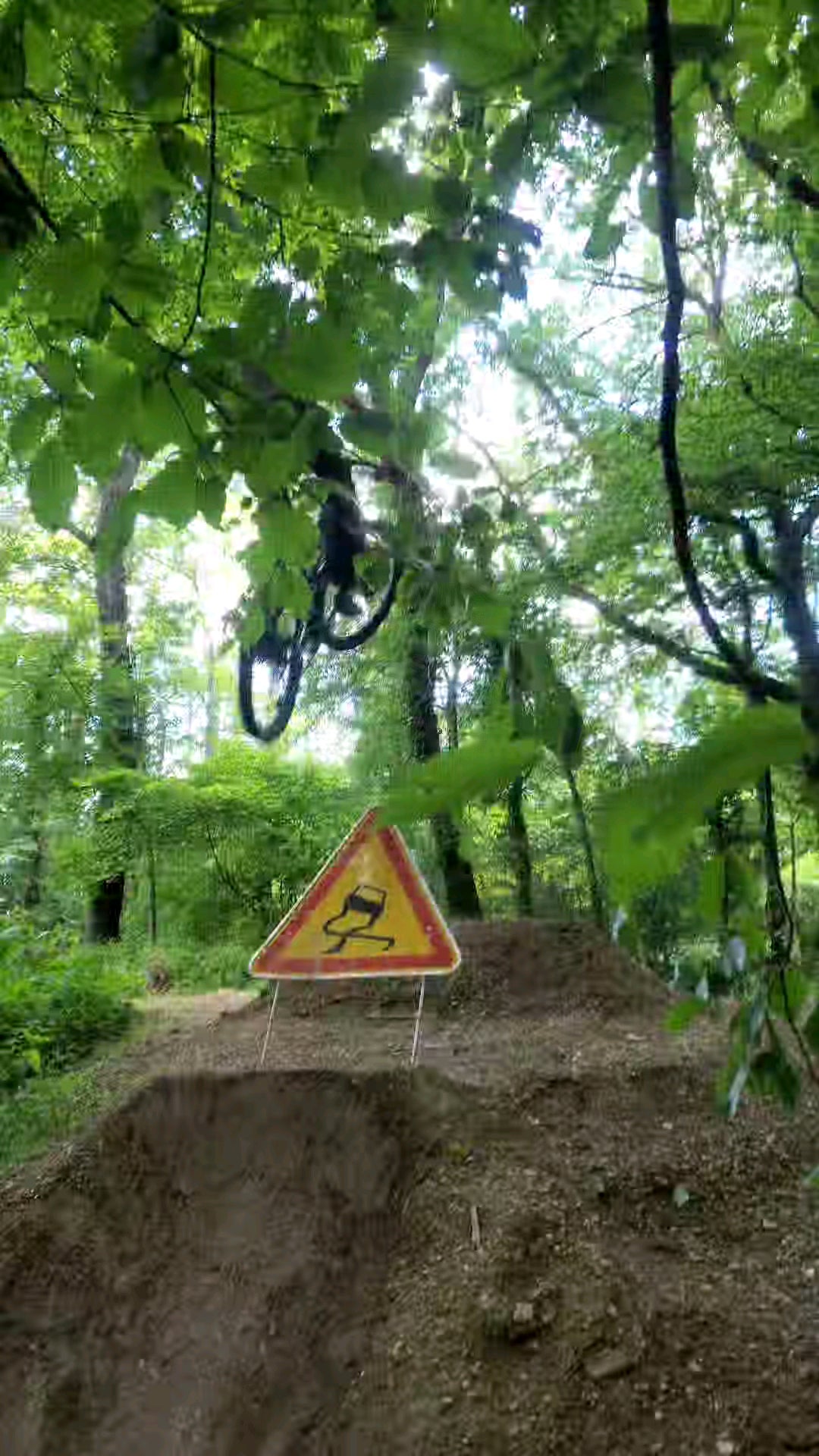 lil edit(first time posting here) : mountainbiking