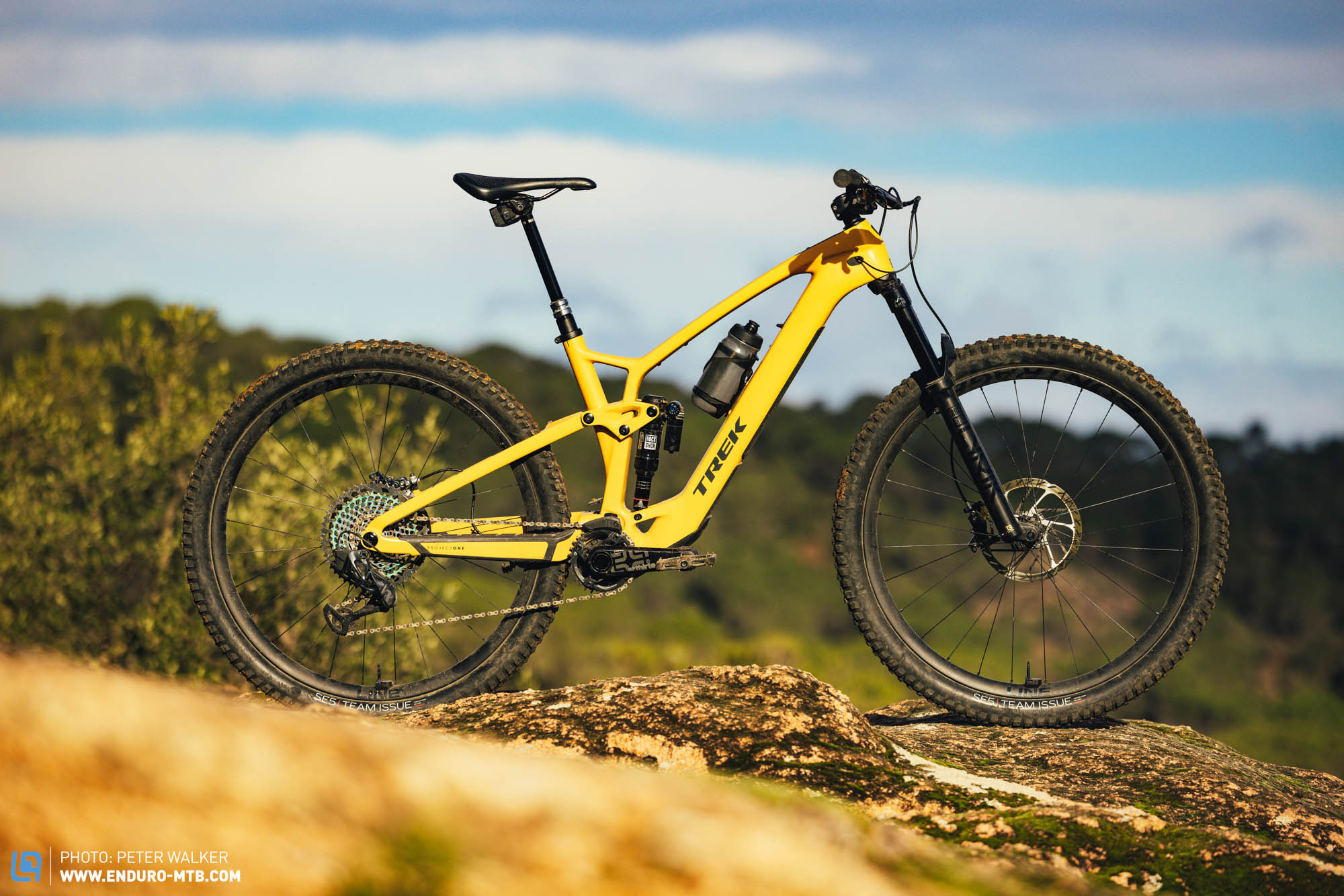 The Trek Fuel EXe 9.9 XX1 AXS – In our big “Best Light-eMTB of 2023” group test