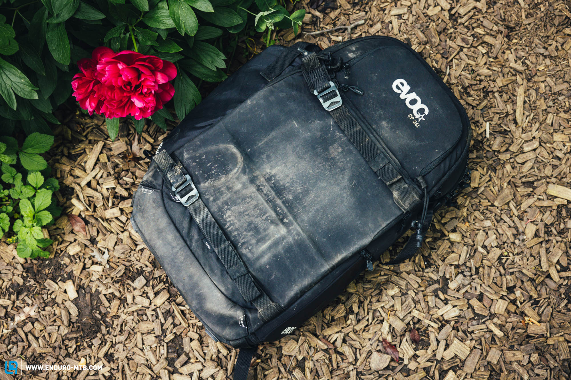 The Lab – Long-term review of the EVOC CP 26 camera backpack – A safe companion on the trails?